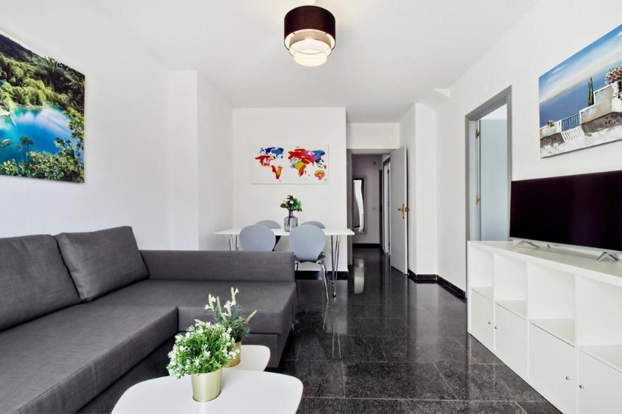 Atico Con Terraza Privada En Malaga Centro Apartment Bagian luar foto